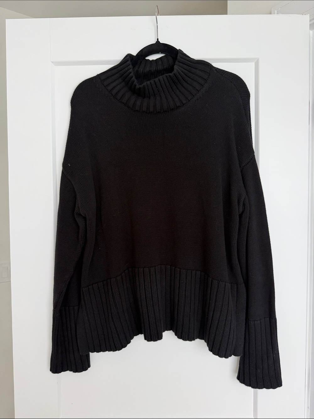 Gap black sweater